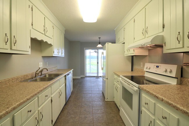 Building Photo - 832 Castleberry Ct