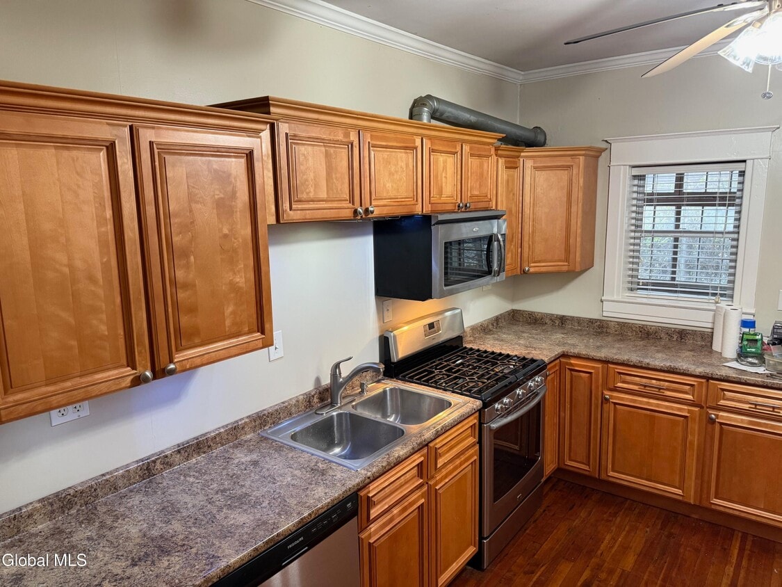 Foto principal - 24-26-26 Penrose Ave