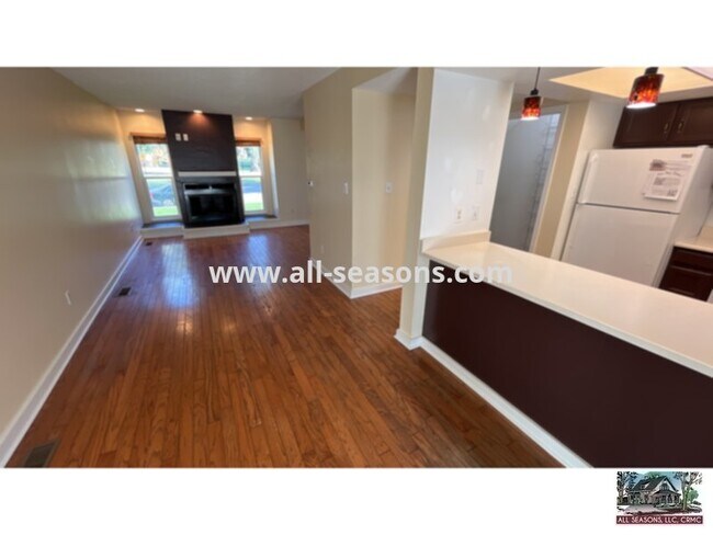 Foto del edificio - Fantastic centrally located and updated to...