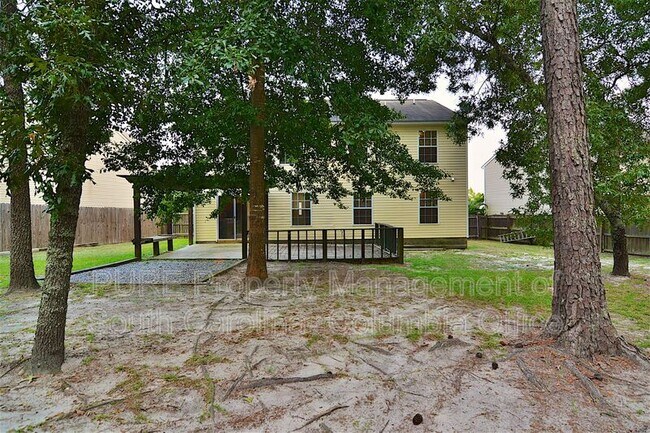 Foto del edificio - 156 Hardwood Dr