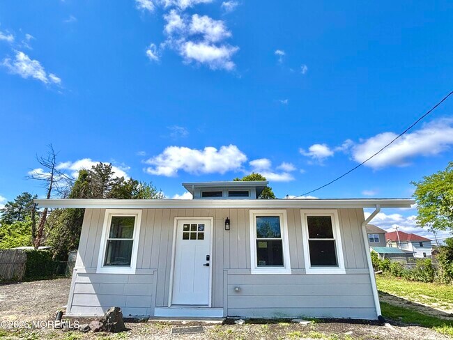 Building Photo - 408 Forepeak Ave