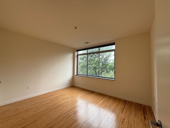 Building Photo - 25 McWilliams Pl