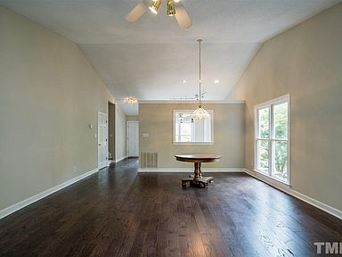 Foto del edificio - 128 Chimney Rise Dr