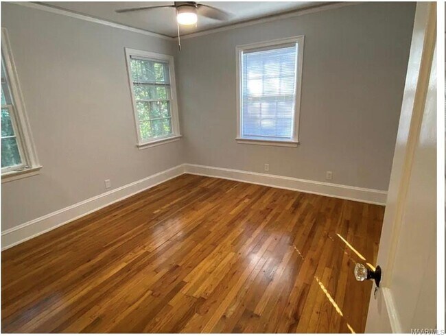 Foto del edificio - 2028 Ridge Ave