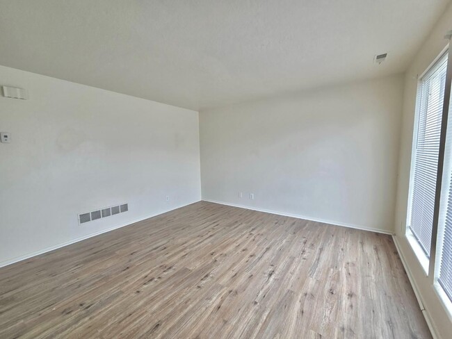 Foto del edificio - 5571 S 2800 W
