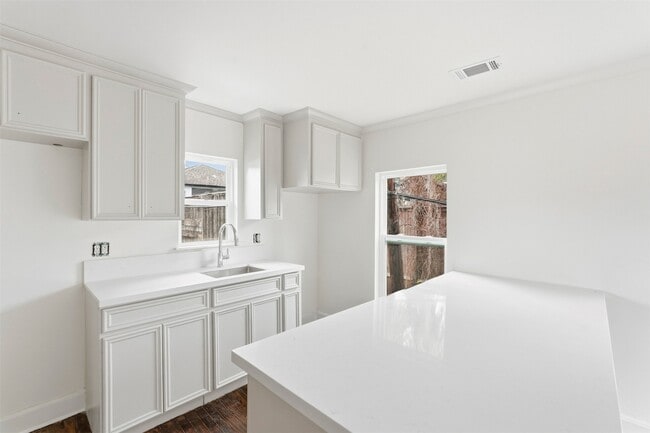 Foto del edificio - 612 W Alabama St