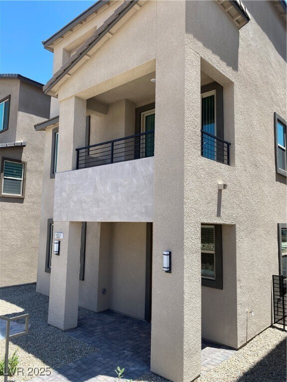 Foto principal - 1537 Bat Hawk St