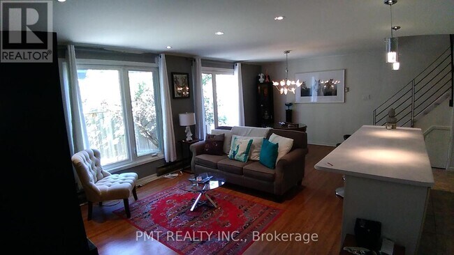 Photo du bâtiment - 2064 Queen St E