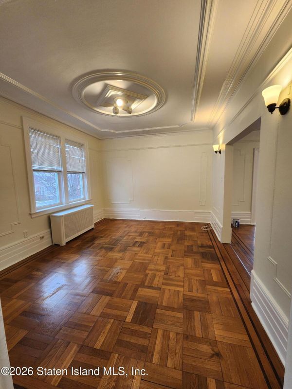 Foto del edificio - 164 Cromwell Ave