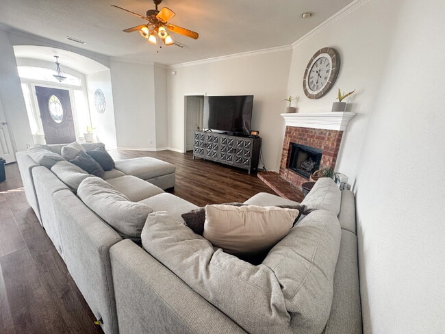 Building Photo - Beautiful Keene Home - 5 Bedroom, 2.5 Bath