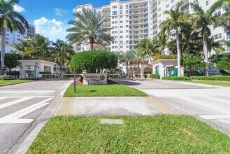 Building Photo - 20000 E Country Club Dr