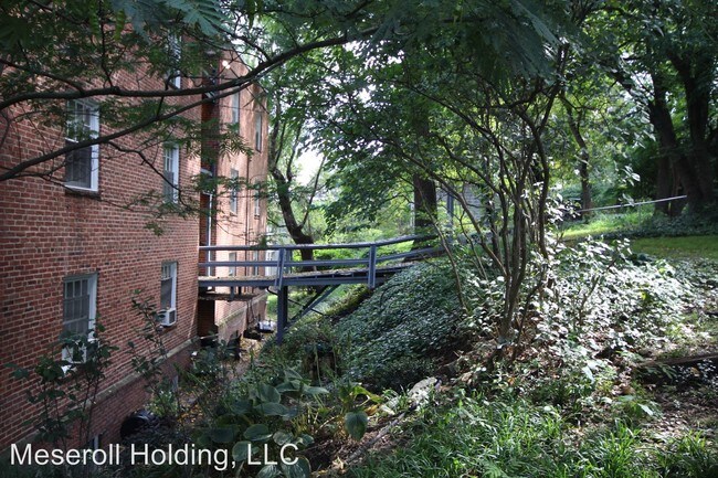 Building Photo - 635 Colorado Ave