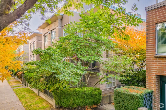 The Carlings at Arbutus Walk