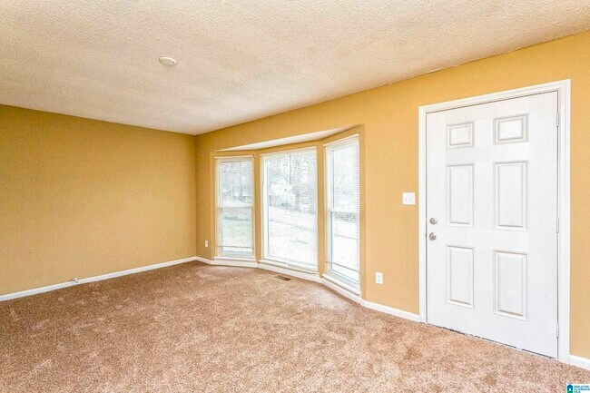 Foto del edificio - 5849 Janet Dr