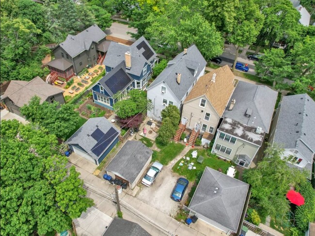 Building Photo - 2024 Maple Ave