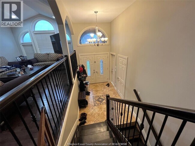 Building Photo - 4832 Periwinkle Crescent