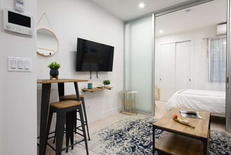 Building Photo - 315 E 78th St