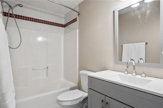 Foto del edificio - 345 Riversong Way