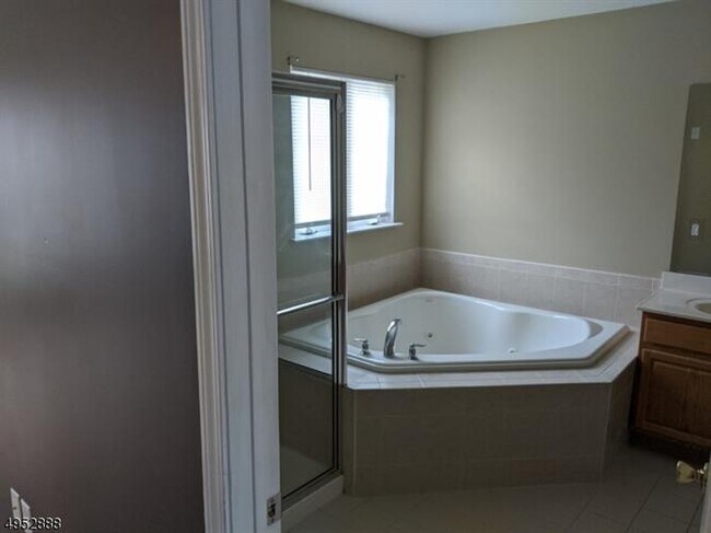 Building Photo - 17 Black Bear Ct