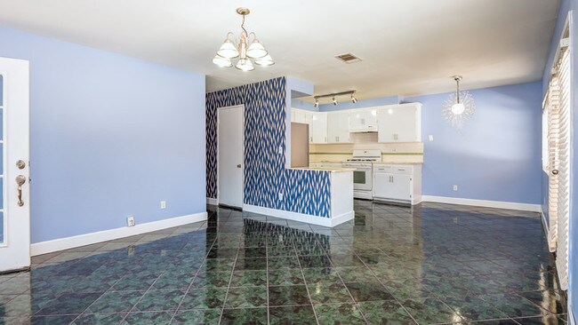 Building Photo - HOME FOR RENT by TNCR