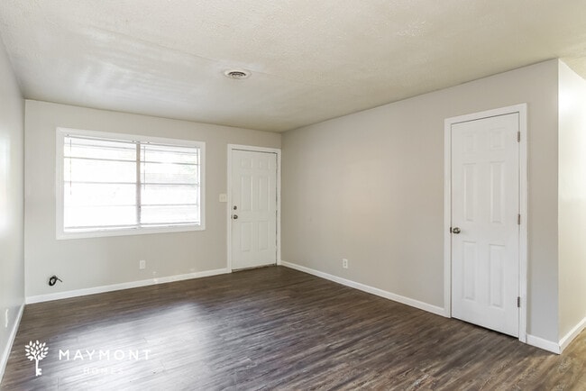 Foto del edificio - 3417 Knollcrest Rd