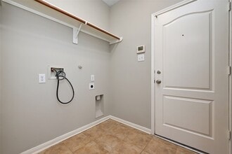 Building Photo - 26018 S Lakefair Dr