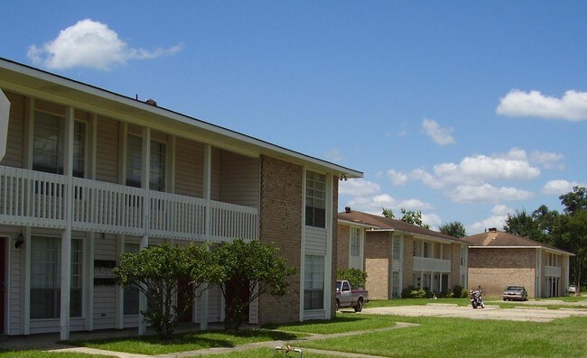 Building Photo - 2618 Kelli Dr