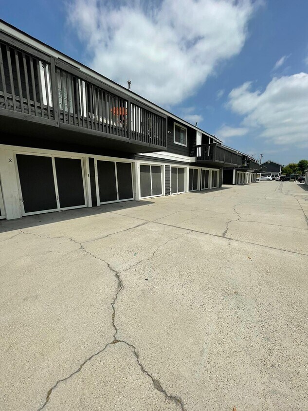 824 N Pasadena Ave Unit 2, Azusa, CA 91702 Condo for Rent in Azusa, CA