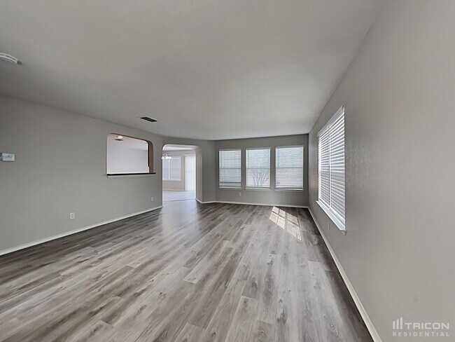 Foto del edificio - 9907 Carswell Peak