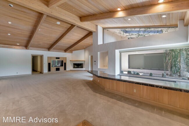 Foto del edificio - 5 br, 7 bath House - 6107 N Palo Cristi Rd