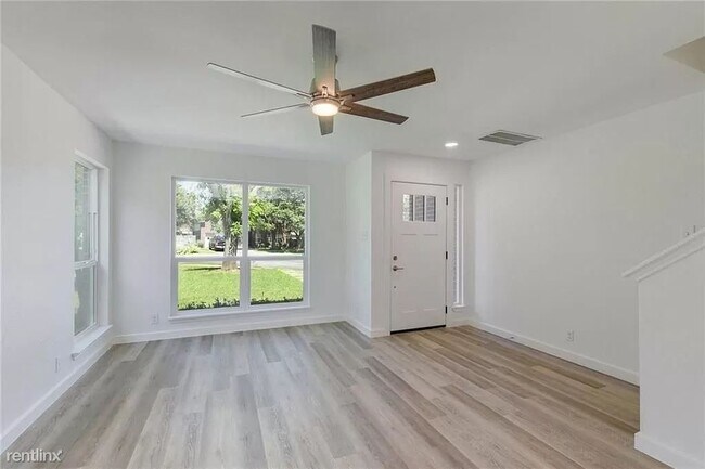 Foto del edificio - 3 br, 2.5 bath House - 16605 Jadestone Dr