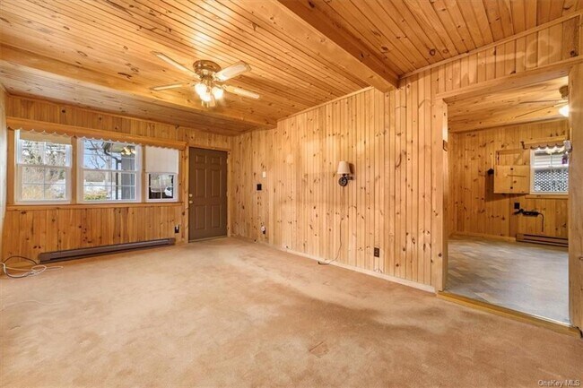 Building Photo - 24 Putnam Dr