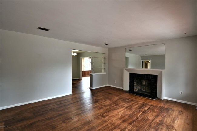 Building Photo - 1625 Furman Rd