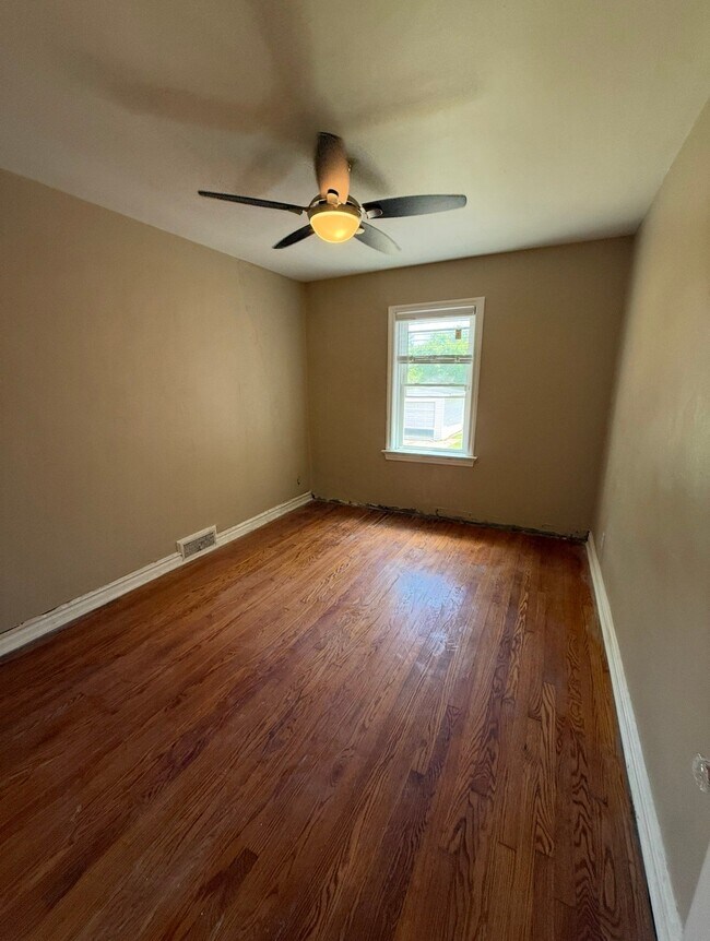 Building Photo - 5730 Park Ln