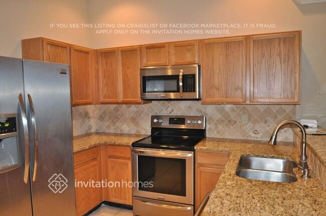 Building Photo - 901 Buttercup Dr