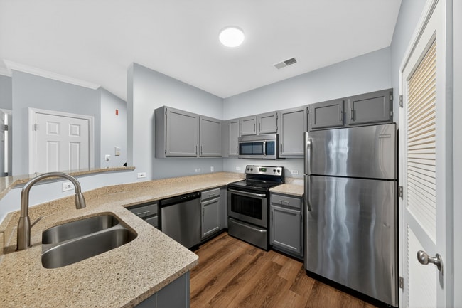 Building Photo - Ovaltine Court