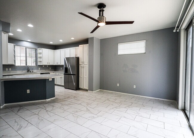 Foto del edificio - 207 E Mountain Sage Dr