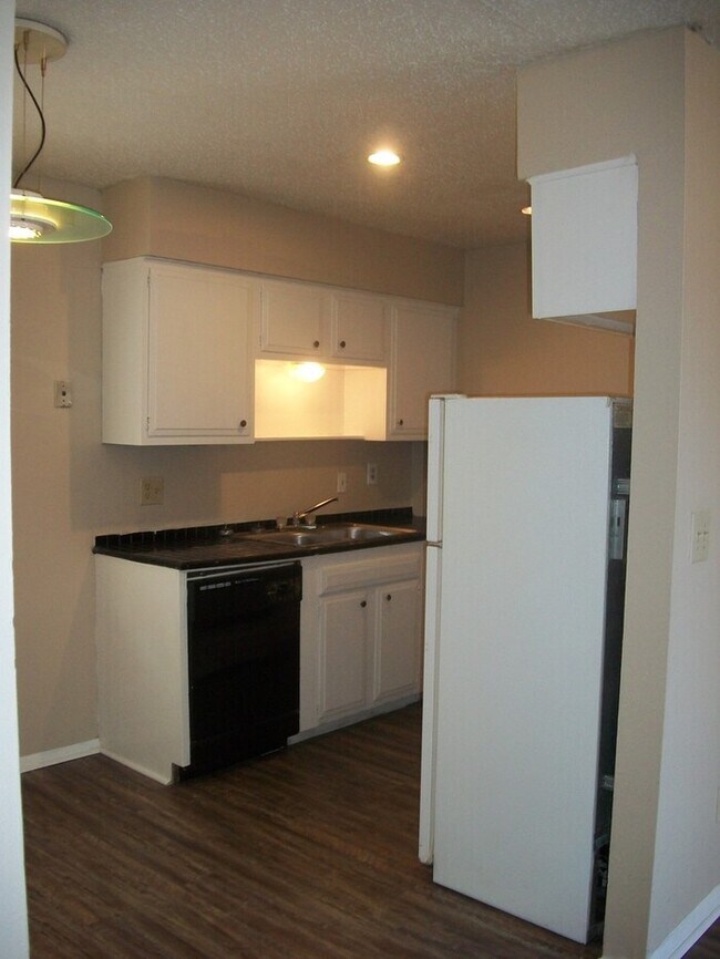 Foto del edificio - 700 NW 17th St