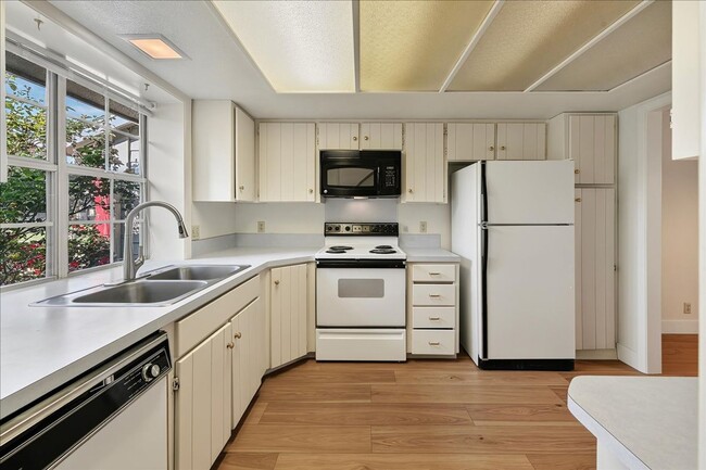 Building Photo - Charming SE Boise Townhome Near the Greenbelt