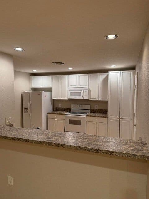 Building Photo - 1739 N Dovetail Dr