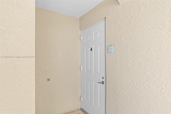 Foto del edificio - 3340 NE 190th St