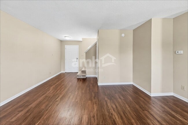 Building Photo - 15080 Fawn Hollow Ln