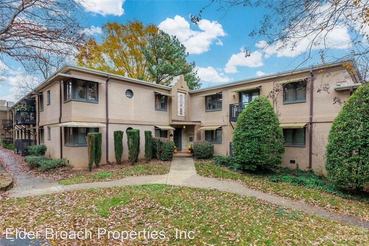 Primary Photo - 2 br, 1 bath House - 2429 Vail Ave #B7