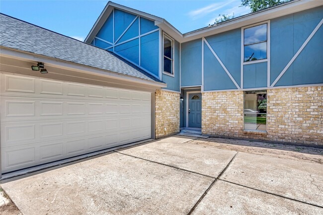 Building Photo - 619 Leicester Ln