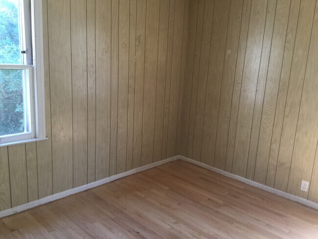 Foto del edificio - Spacious 3 Bedroom Single Family Home with Garage