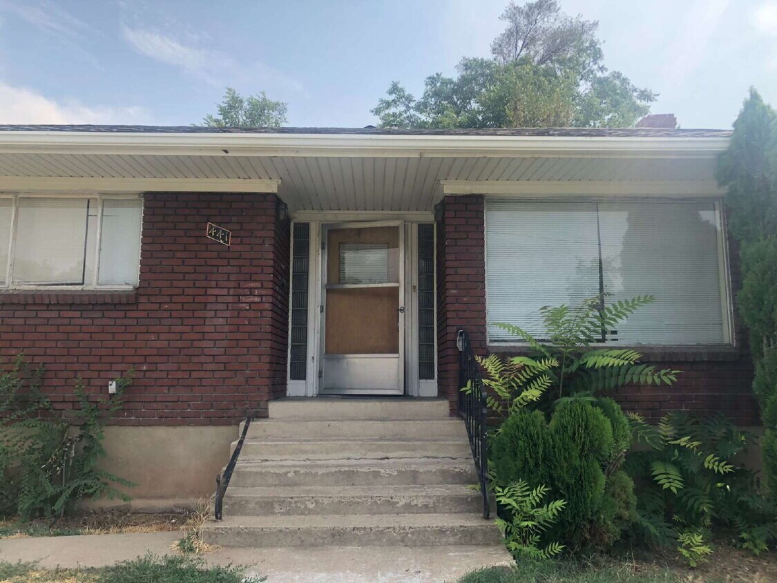 Foto principal - 441 W 21st St