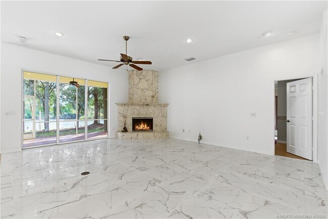 Foto del edificio - 11511 SW Citrus Blvd S