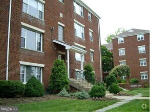 Building Photo - 1222 N Meade St