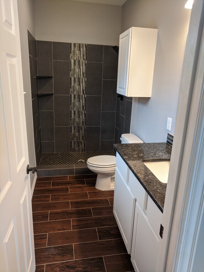 baño principal - 1028 E Houston St