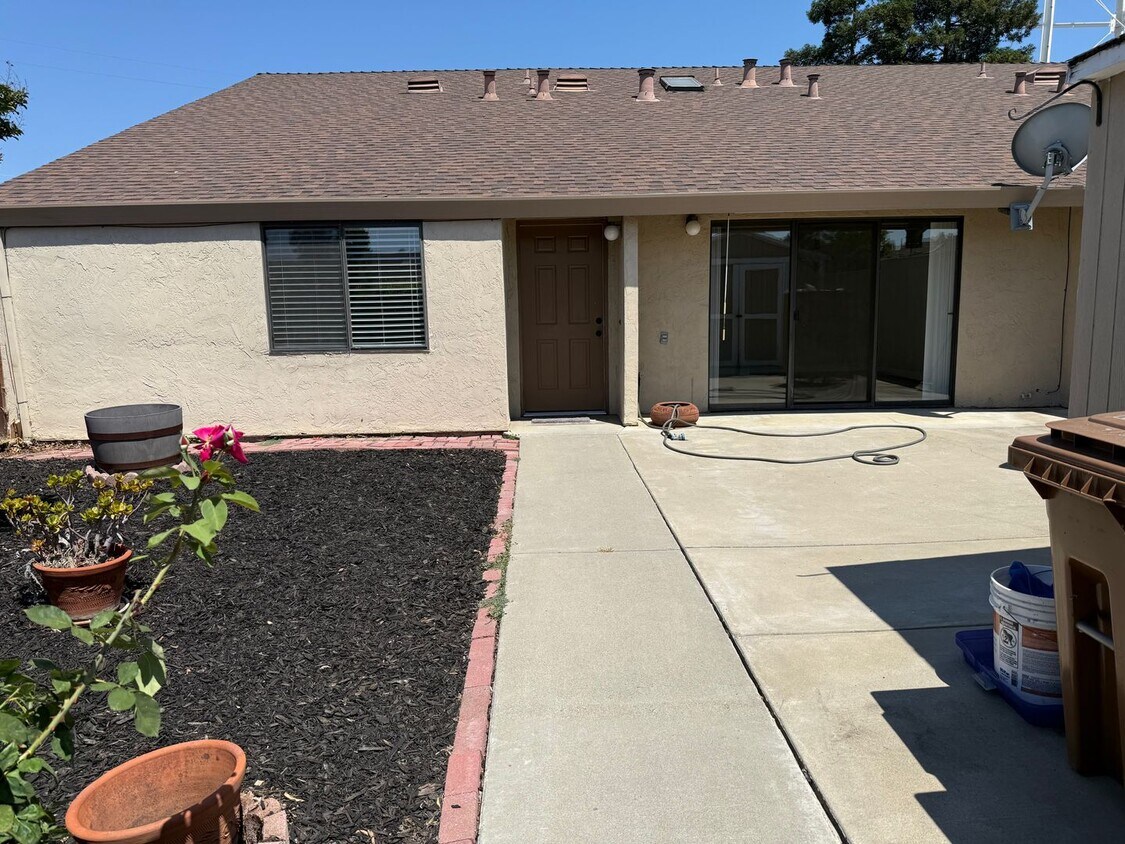 Primary Photo - REMARKABLE REMODELED 2 BED/1/5 BATH CONDO ...